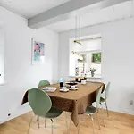 2 Bedroom Cozy In 岑讷