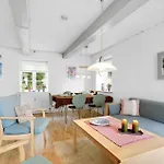 2 Bedroom Cozy In * 岑讷
