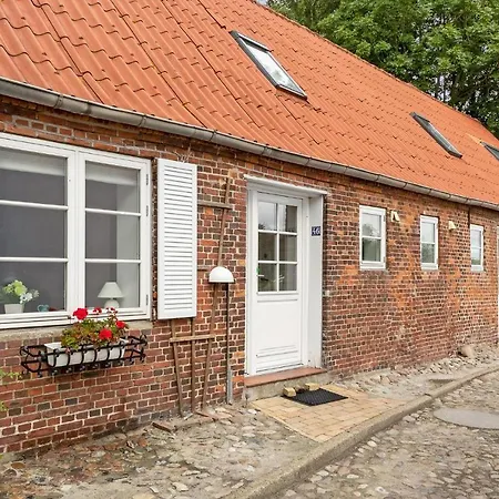 2 Bedroom Cozy In Semesterbostad *