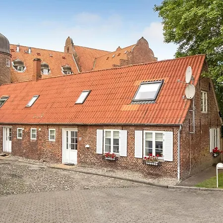 Semesterbostad 2 Bedroom Cozy In