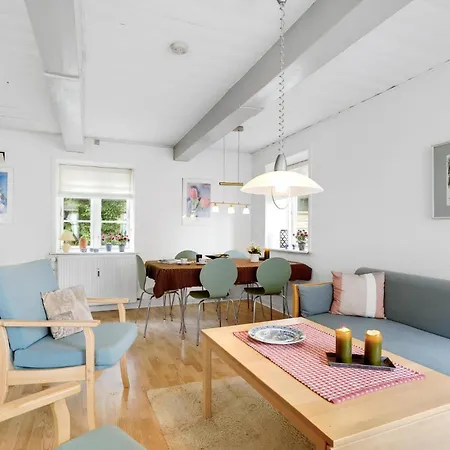 2 Bedroom Cozy In * Tønder